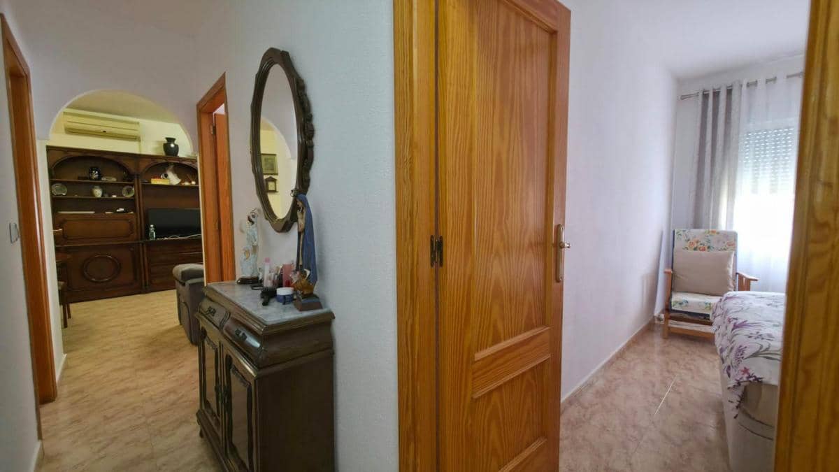 Apartamento de 3 habitaciones en Torrevieja en venta con piscina - 179.900 € (Ref: 10181269)
