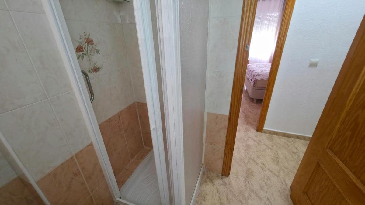 Apartamento de 3 habitaciones en Torrevieja en venta con piscina - 179.900 € (Ref: 10181269)
