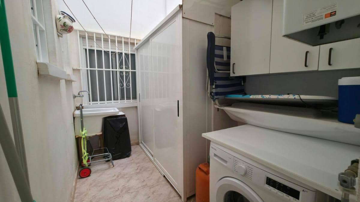 Apartamento de 3 habitaciones en Torrevieja en venta con piscina - 179.900 € (Ref: 10181269)
