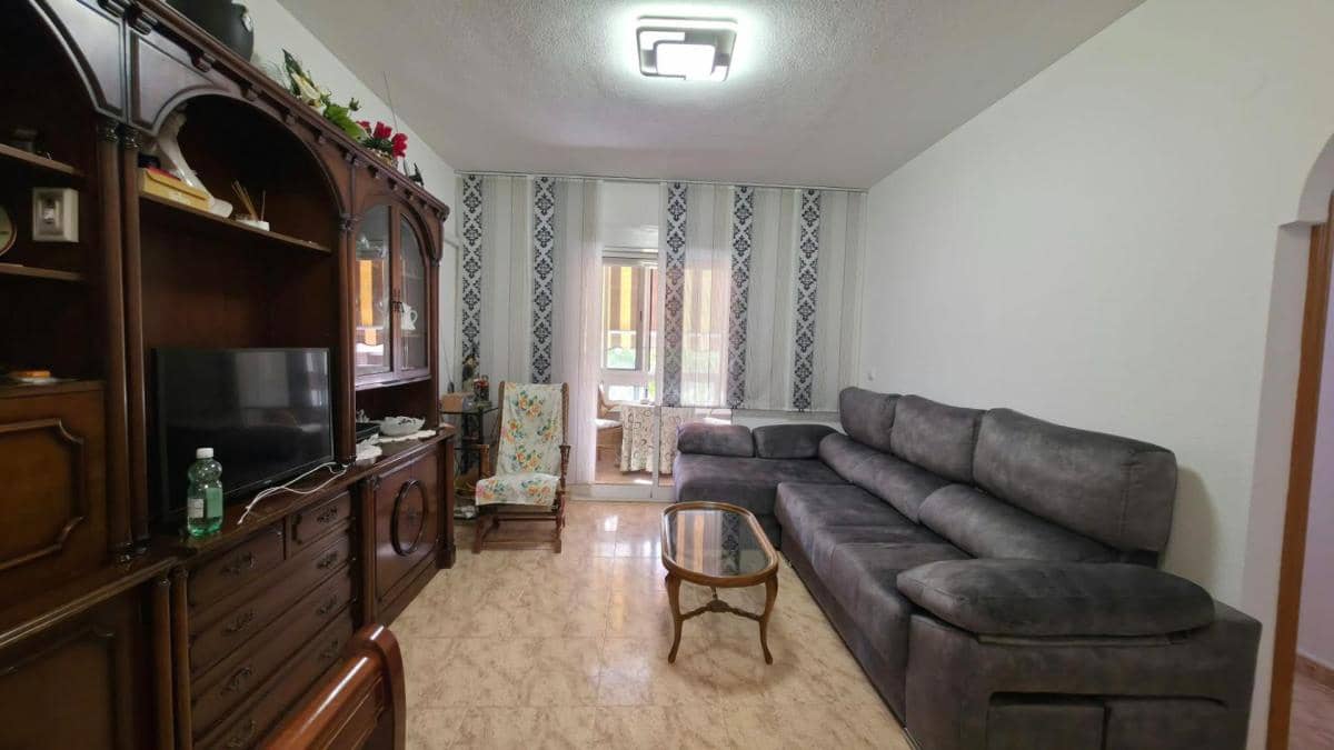 Apartamento de 3 habitaciones en Torrevieja en venta con piscina - 179.900 € (Ref: 10181269)