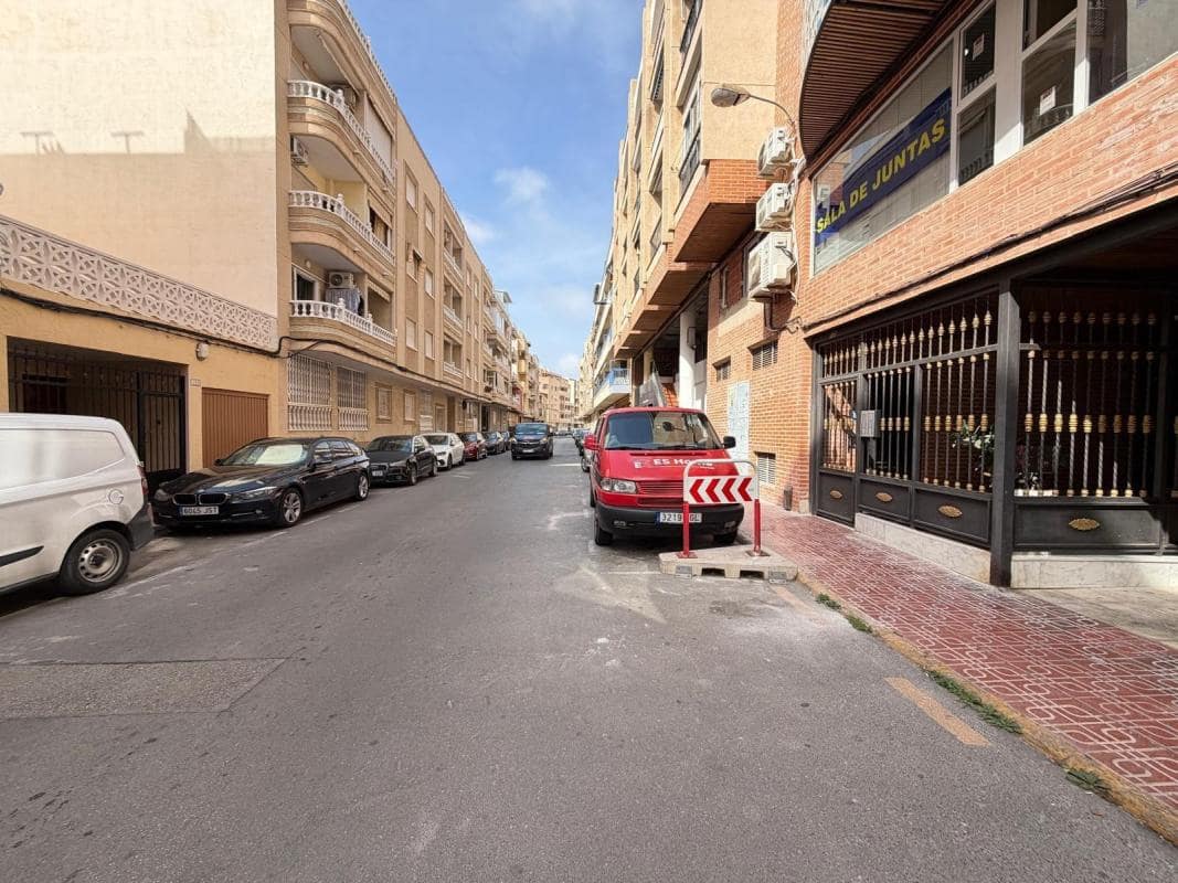 Garasje til salgs i Torrevieja - € 22 000 (Ref: 10181281)