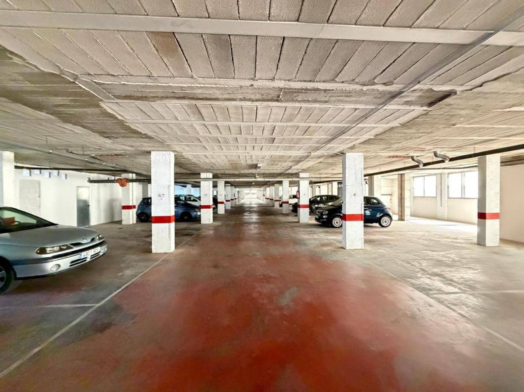 Empresa para venda em Torrevieja com garagem - 845 000 € (Ref: 10181282)