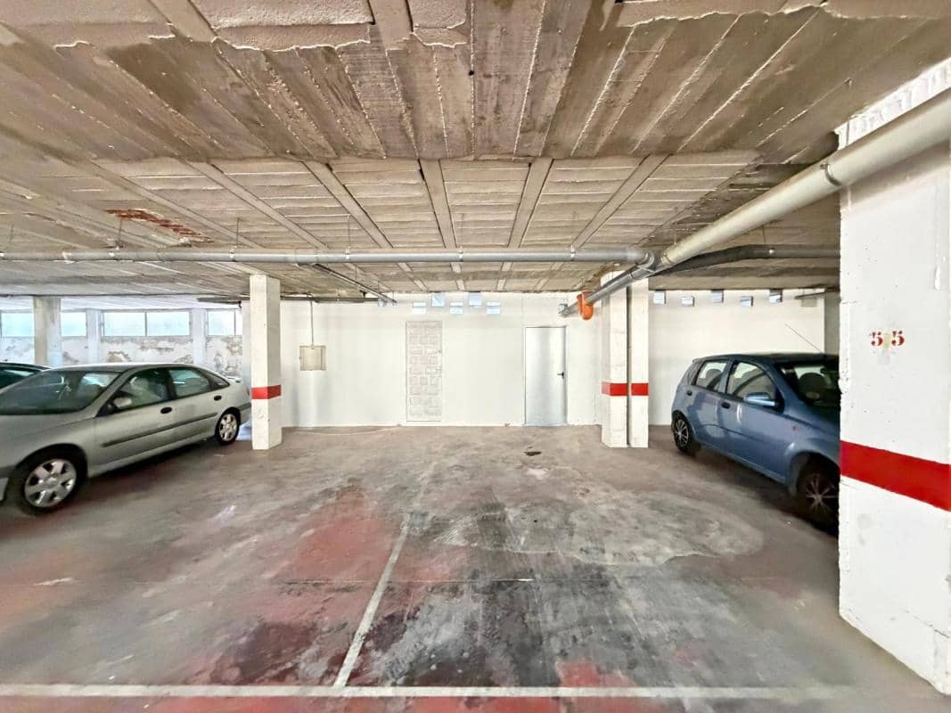 Empresa para venda em Torrevieja com garagem - 845 000 € (Ref: 10181282)