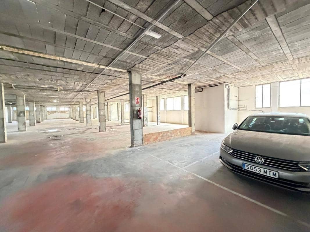 Empresa para venda em Torrevieja com garagem - 845 000 € (Ref: 10181282)