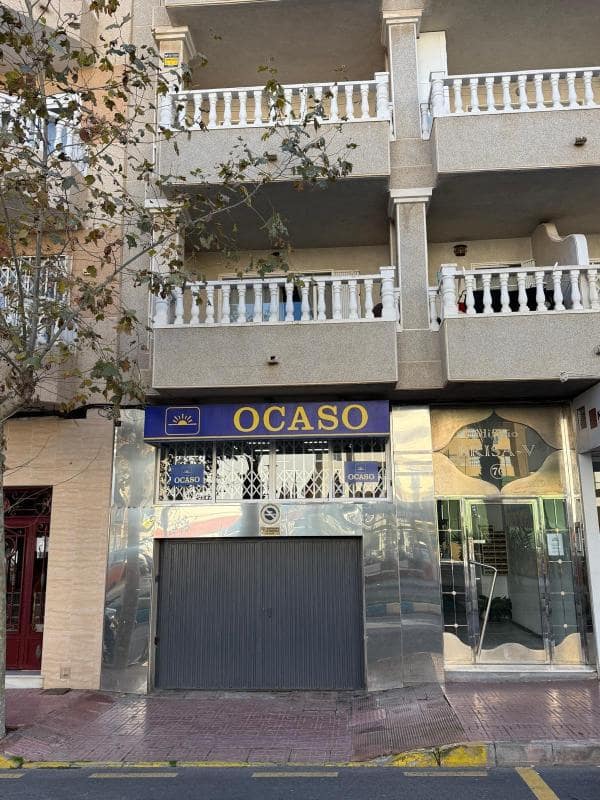 Garaż na sprzedaż w Torrevieja - 12 900 € (Ref: 10181288)