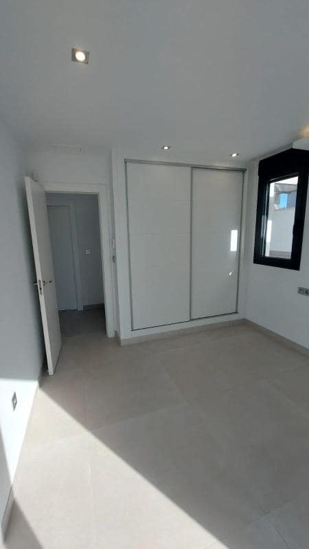 3 sovrum Villa till salu i Torrevieja med pool garage - 650 000 € (Ref: 10181298)