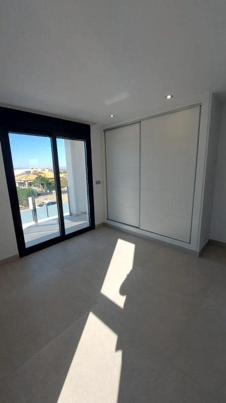 3 sovrum Villa till salu i Torrevieja med pool garage - 650 000 € (Ref: 10181298)