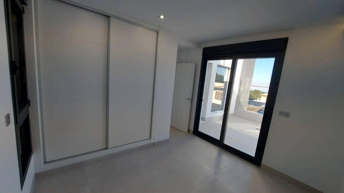 3 sovrum Villa till salu i Torrevieja med pool garage - 650 000 € (Ref: 10181298)