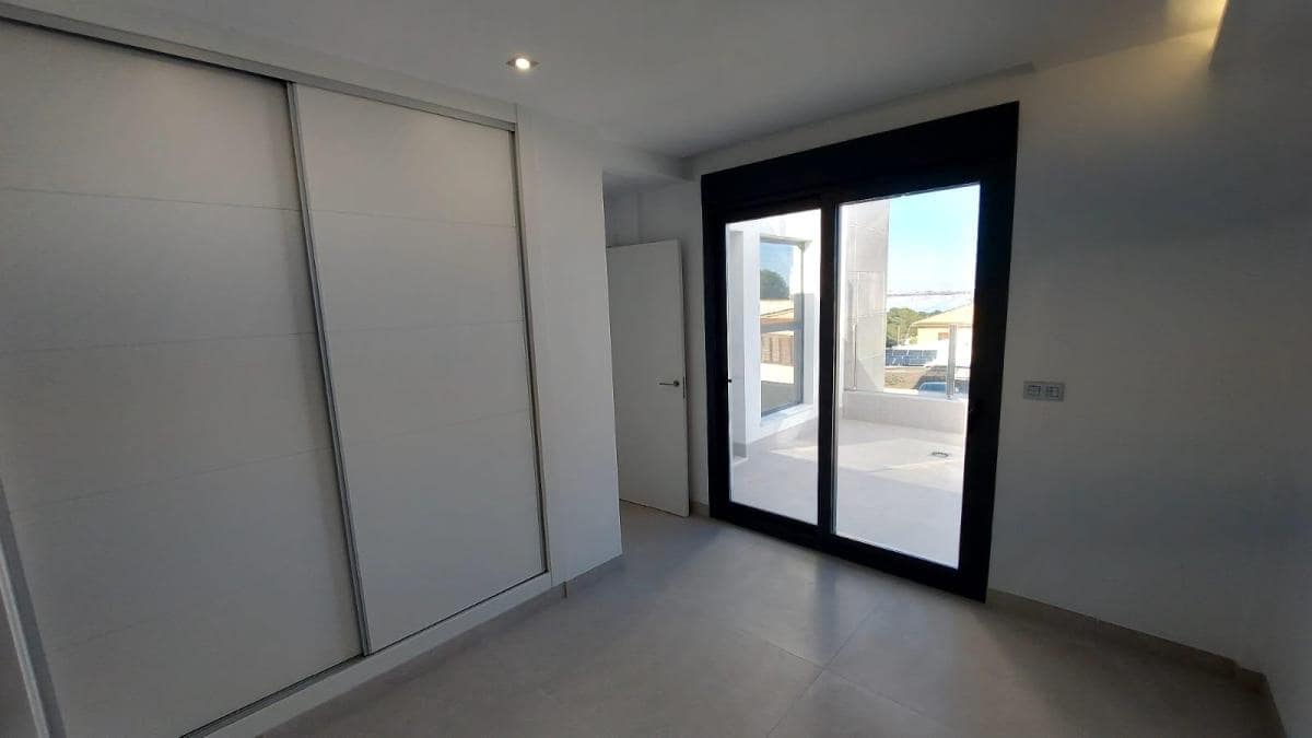 3 sovrum Villa till salu i Torrevieja med pool garage - 650 000 € (Ref: 10181298)