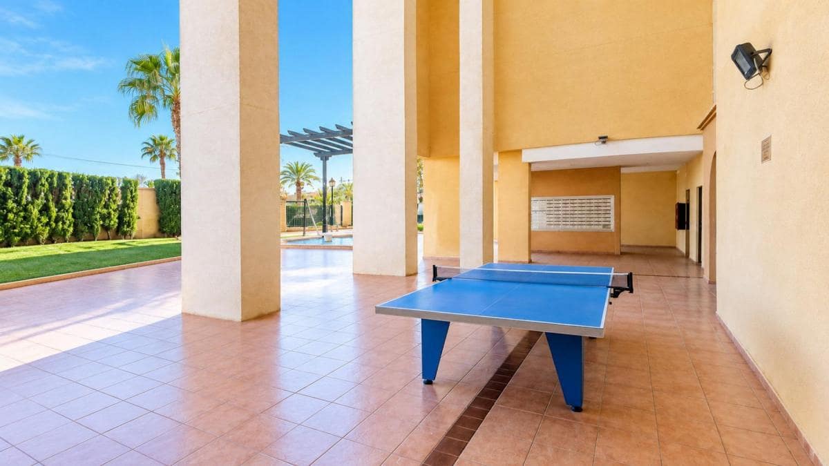 2 soveværelse Lejlighed til salg i Torrevieja med swimmingpool garage - € 260.000 (Ref: 10181309)