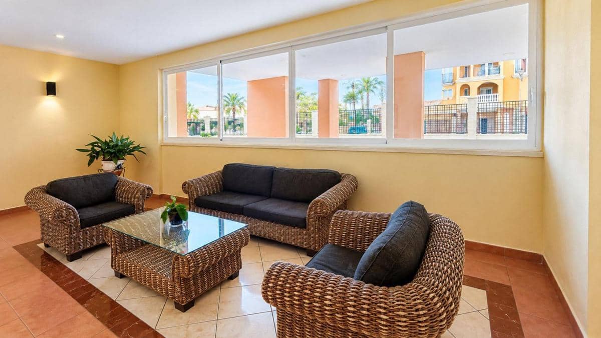 2 soveværelse Lejlighed til salg i Torrevieja med swimmingpool garage - € 260.000 (Ref: 10181309)