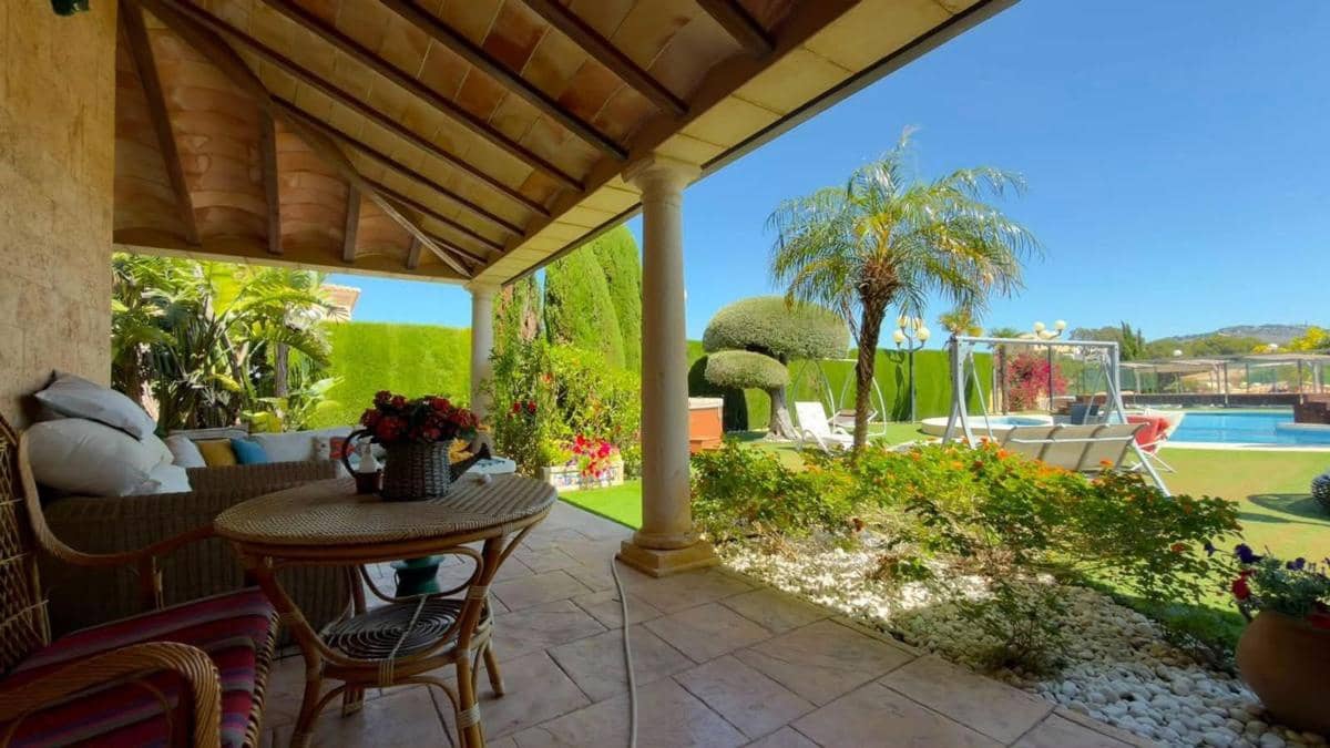 8 quarto Moradia para venda em Calpe / Calp com piscina garagem - 2 500 000 € (Ref: 10181320)