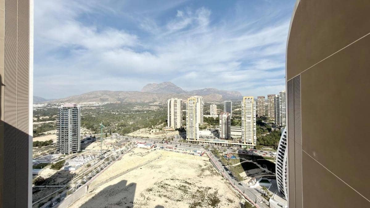 3 bedroom Apartment for sale in Benidorm with pool garage - € 1,439,000 (Ref: 10181330)