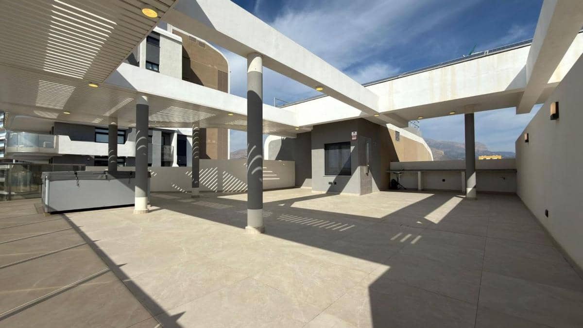 3 bedroom Apartment for sale in Benidorm with pool garage - € 1,439,000 (Ref: 10181330)