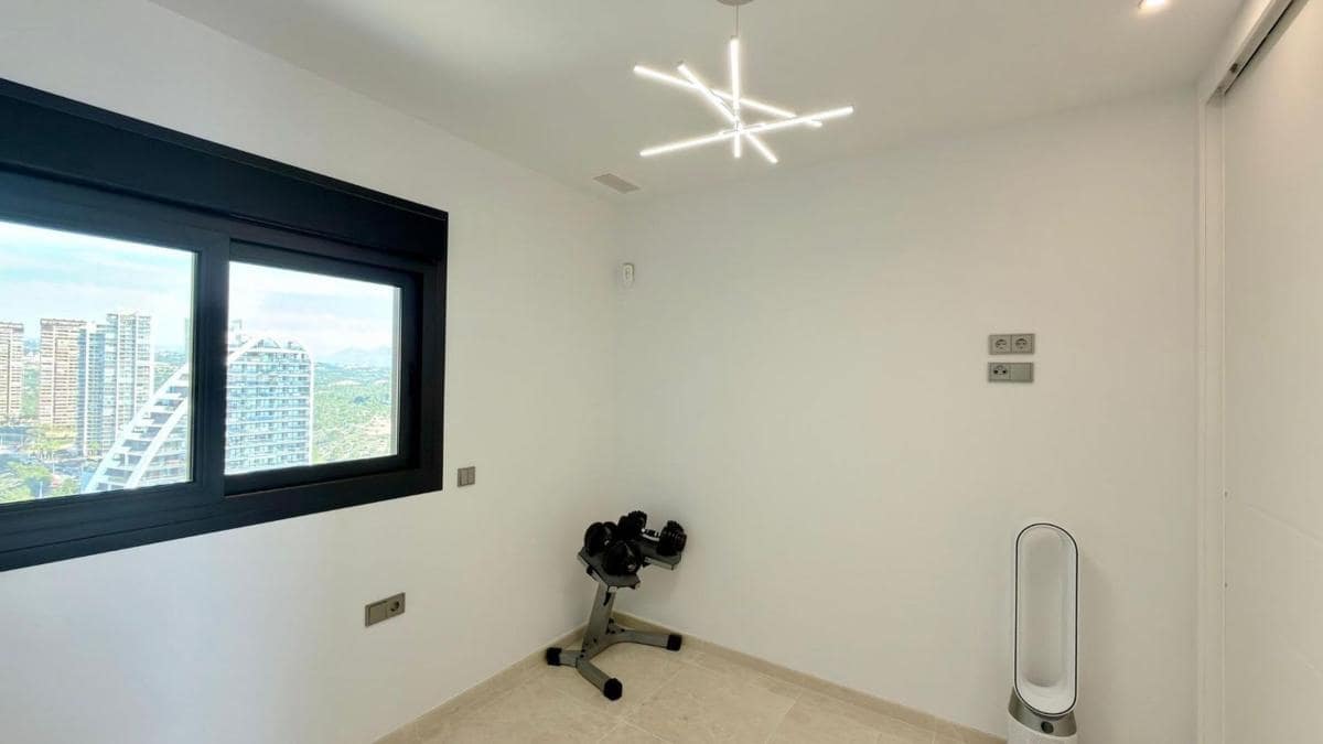 3 bedroom Apartment for sale in Benidorm with pool garage - € 1,439,000 (Ref: 10181330)