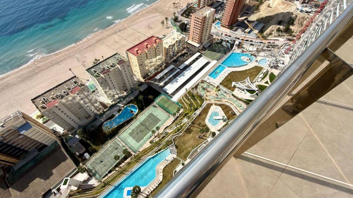 3 bedroom Apartment for sale in Benidorm with pool garage - € 1,439,000 (Ref: 10181330)