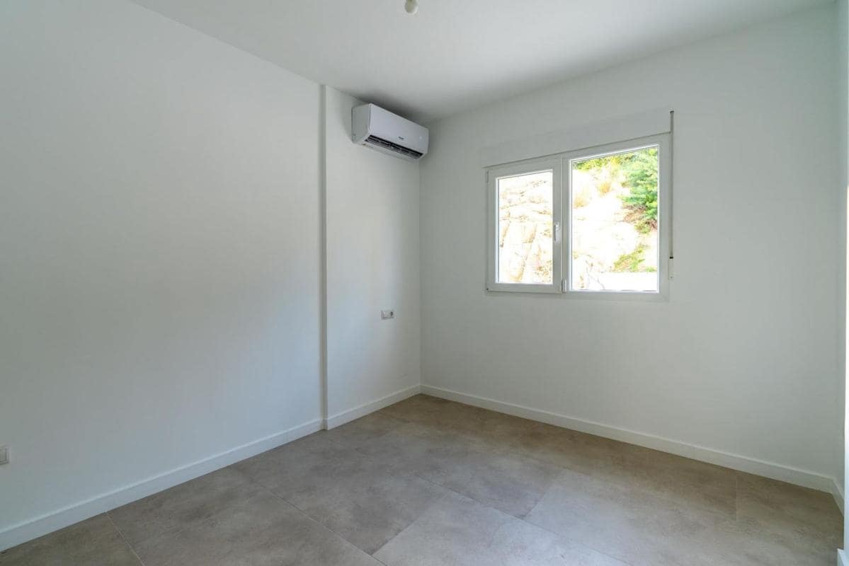 Chalet de 3 habitaciones en El Campello en venta con garaje - 549.500 € (Ref: 10181332)
