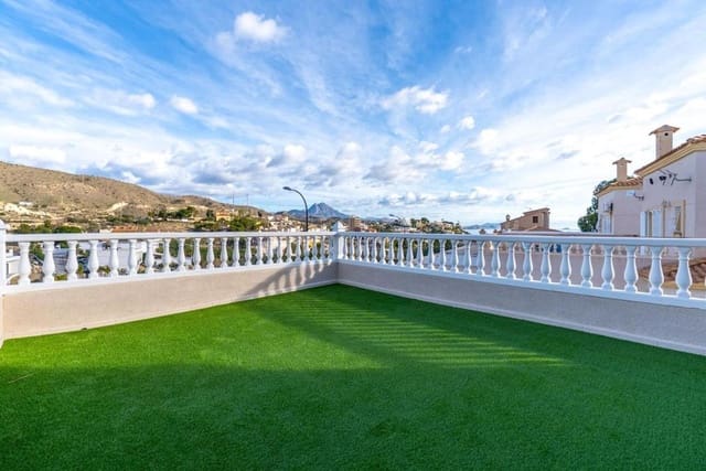 Chalet de 3 habitaciones en El Campello en venta con garaje - 549.500 € (Ref: 10181332)
