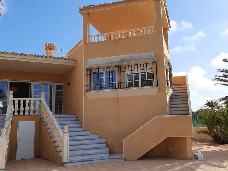 3 soverom Villa til salgs i La Manga del Mar Menor med svømmebasseng garasje - € 780 000 (Ref: 10181407)