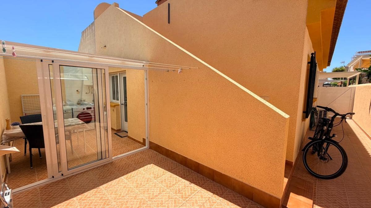 2 soverom Hus til salgs i Los Montesinos med svømmebasseng garasje - € 168 000 (Ref: 10181505)