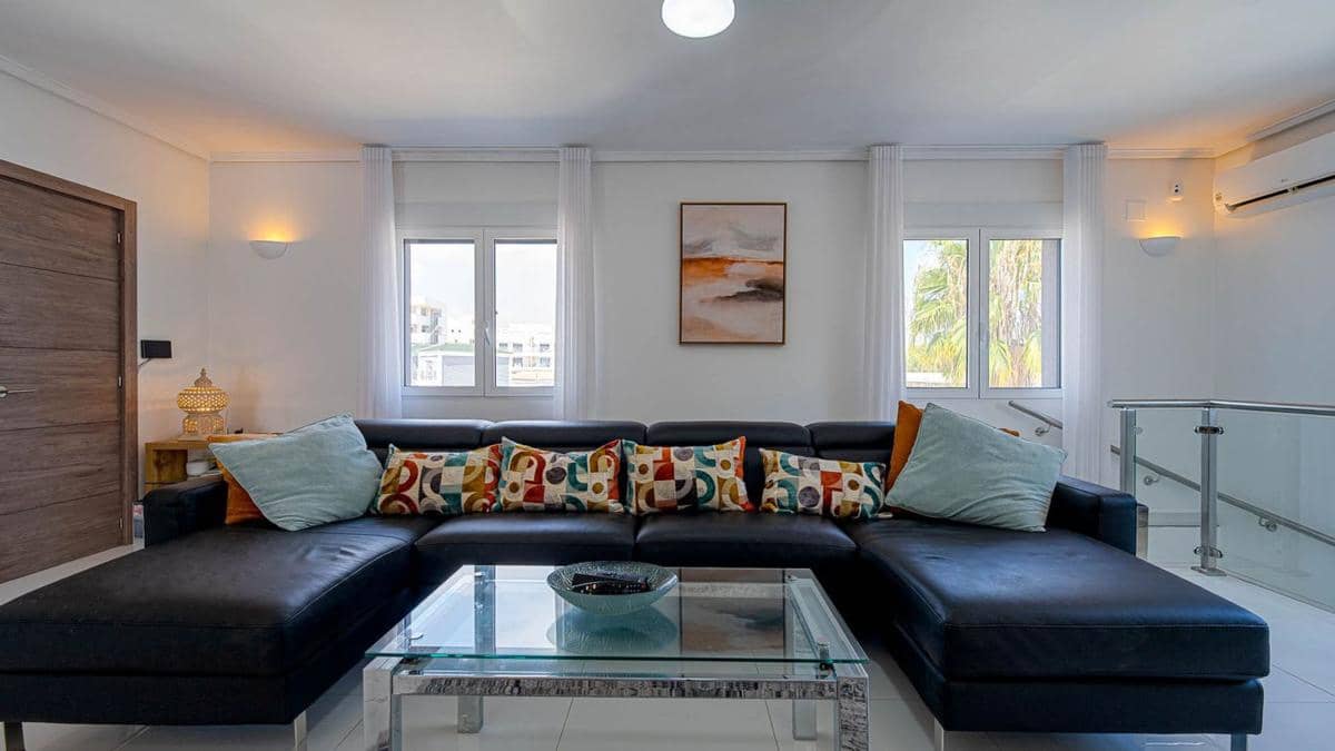 3 slaapkamer Villa te koop in Orihuela met zwembad garage - € 770.000 (Ref: 10181510)