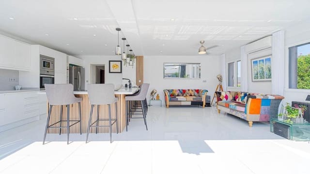 3 slaapkamer Villa te koop in Las Filipinas met zwembad garage - € 770.000 (Ref: 10181510)