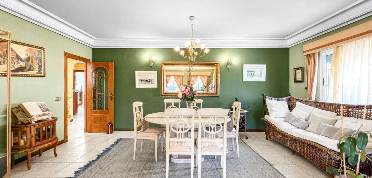 5 soverom Villa til salgs i Torrevieja med svømmebasseng garasje - € 950 000 (Ref: 10181516)