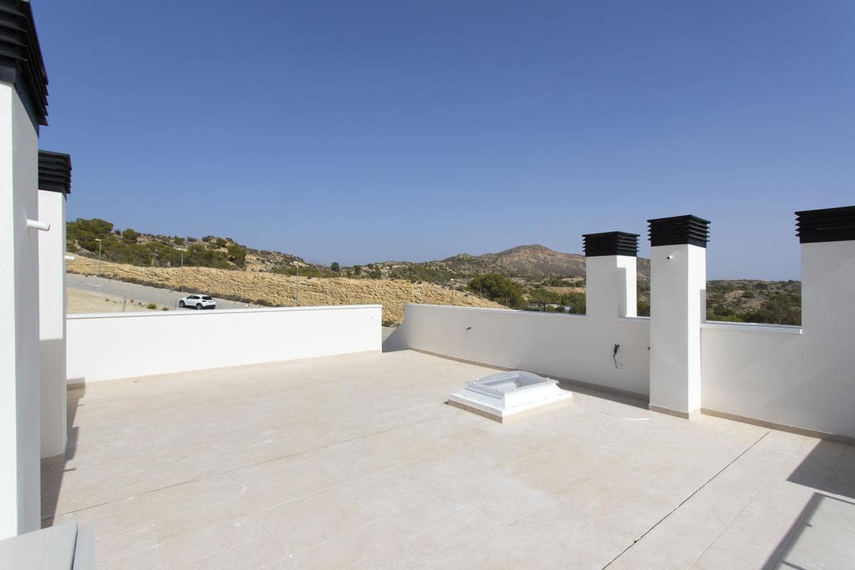 3 slaapkamer Bungalow te koop in Monforte del Cid met zwembad - € 365.000 (Ref: 10181539)
