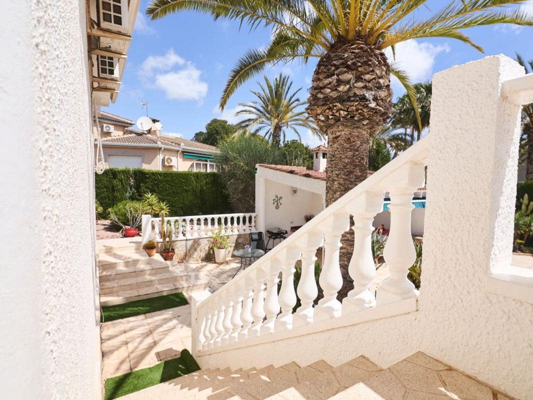 4 soveværelse Villa til salg i Rojales med swimmingpool garage - € 695.000 (Ref: 10181574)