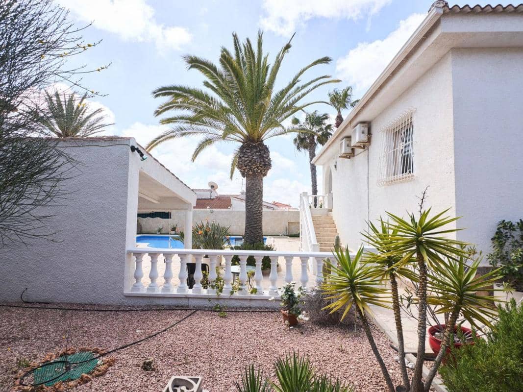 4 soveværelse Villa til salg i Rojales med swimmingpool garage - € 695.000 (Ref: 10181574)