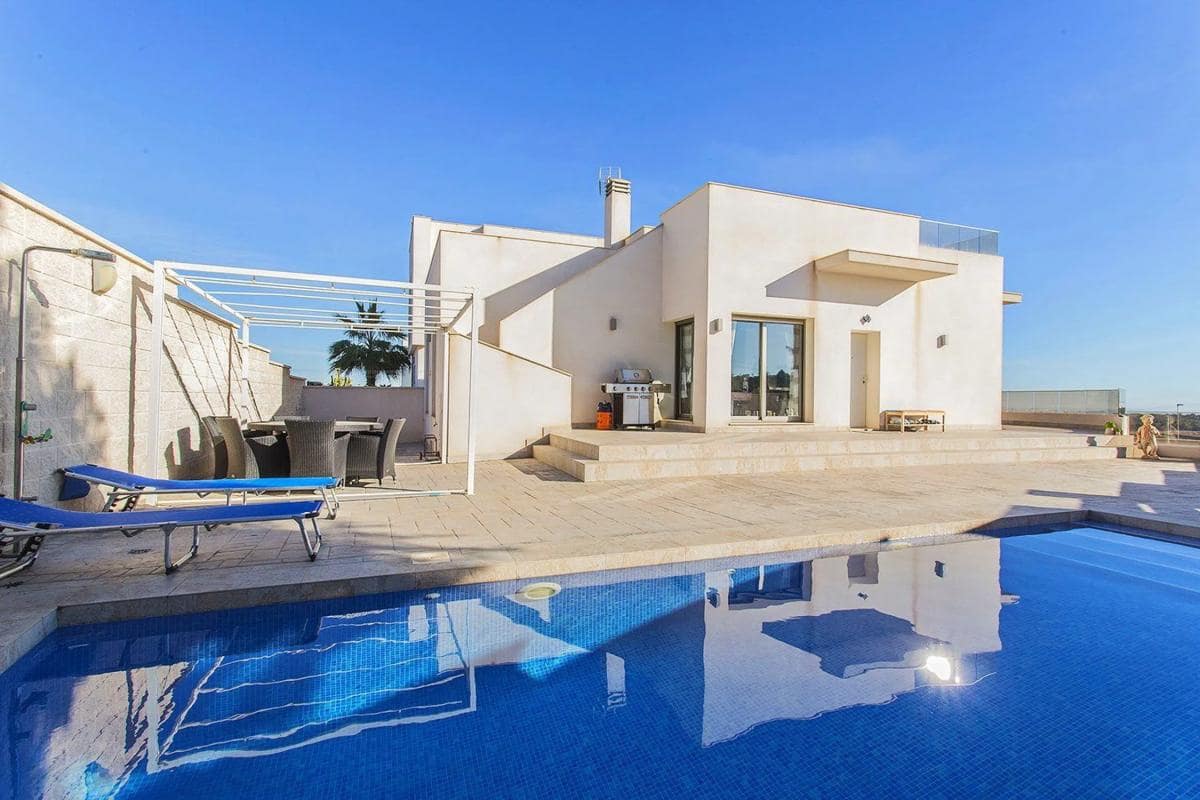3 soverom Villa til salgs i San Miguel de Salinas med svømmebasseng - € 682 500 (Ref: 10181576)