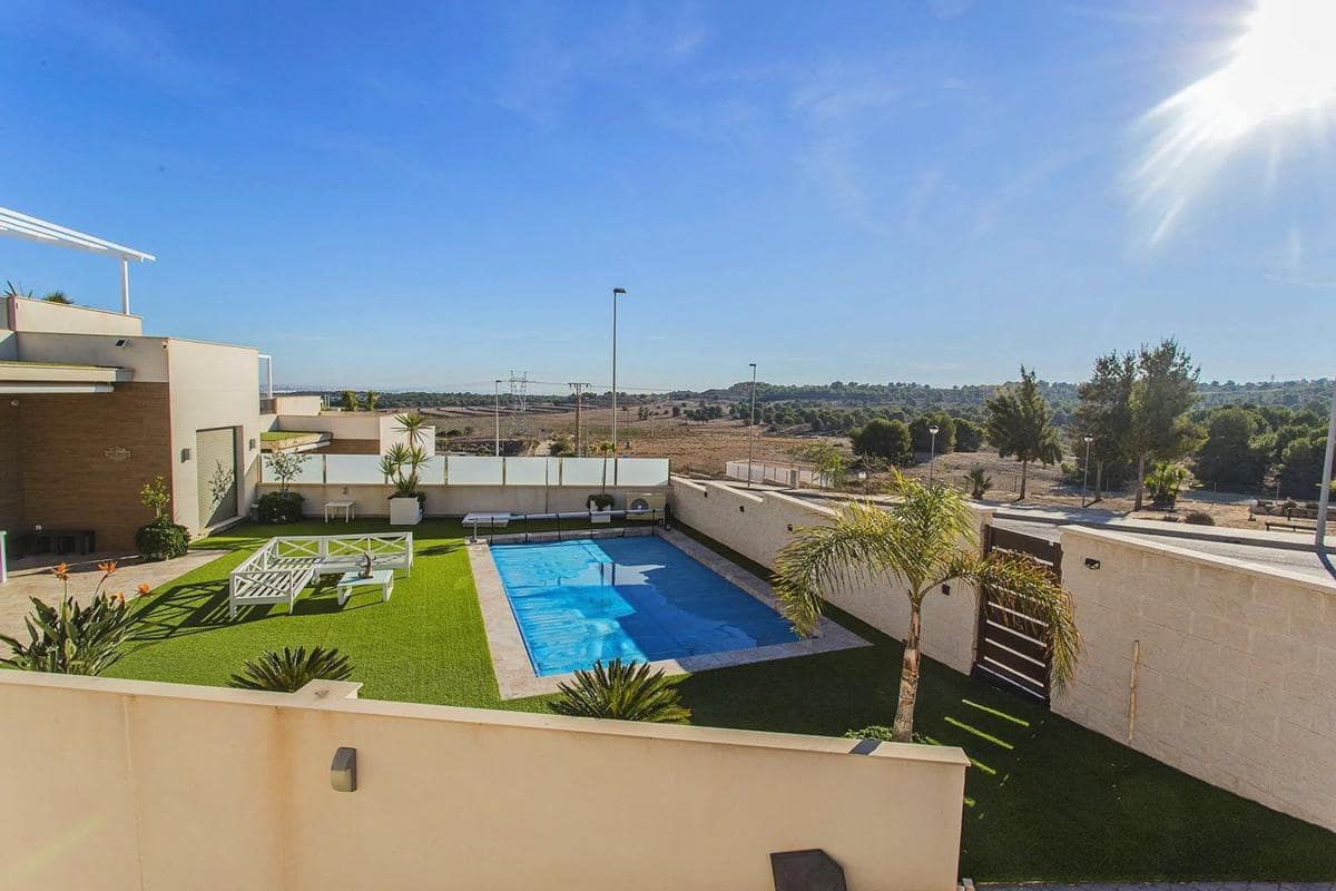 3 soverom Villa til salgs i San Miguel de Salinas med svømmebasseng - € 682 500 (Ref: 10181576)