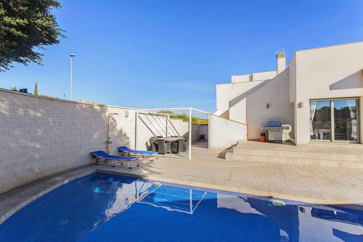 3 soverom Villa til salgs i San Miguel de Salinas med svømmebasseng - € 682 500 (Ref: 10181576)