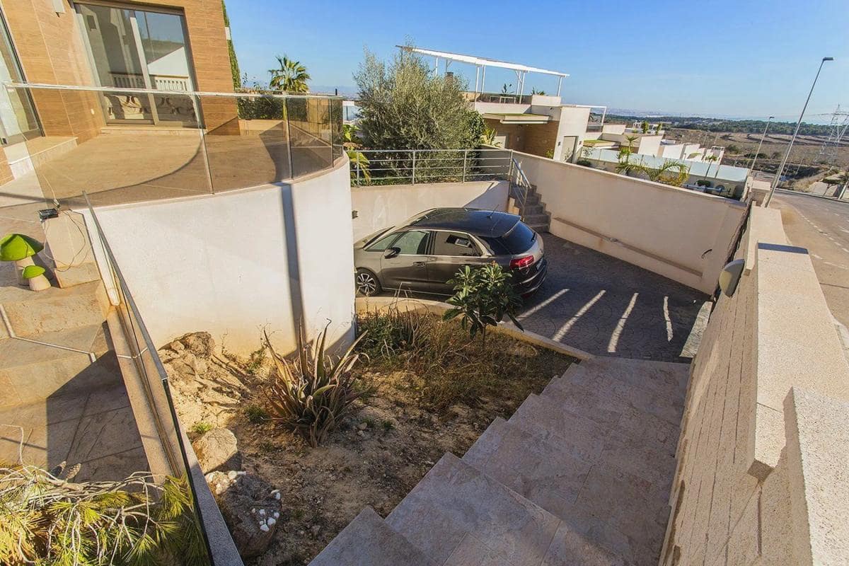 3 soverom Villa til salgs i San Miguel de Salinas med svømmebasseng - € 682 500 (Ref: 10181576)