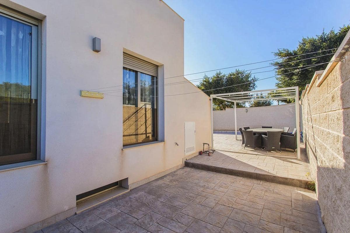 3 soverom Villa til salgs i San Miguel de Salinas med svømmebasseng - € 682 500 (Ref: 10181576)