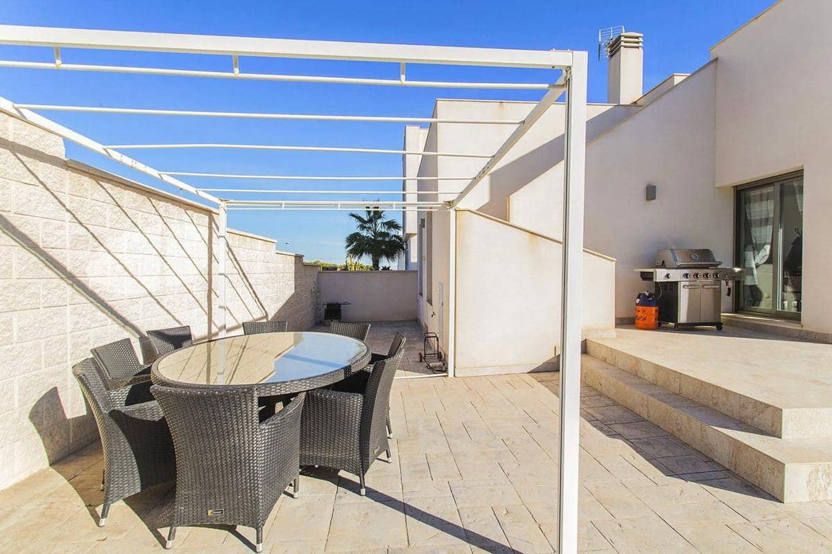 3 soverom Villa til salgs i San Miguel de Salinas med svømmebasseng - € 682 500 (Ref: 10181576)