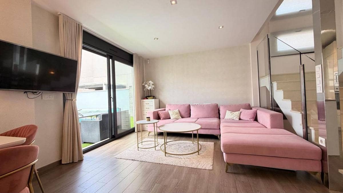 5 soveværelse Villa til salg i Torrevieja med swimmingpool - € 549.000 (Ref: 10181582)