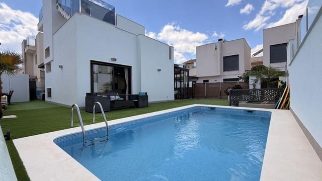 5 soveværelse Villa til salg i Parque Acuático - Sector 25, Torrevieja med swimmingpool - € 549.000 (Ref: 10181582)