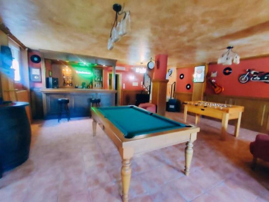 6 soveværelse Villa til salg i Torrevieja med swimmingpool garage - € 525.000 (Ref: 10181585)