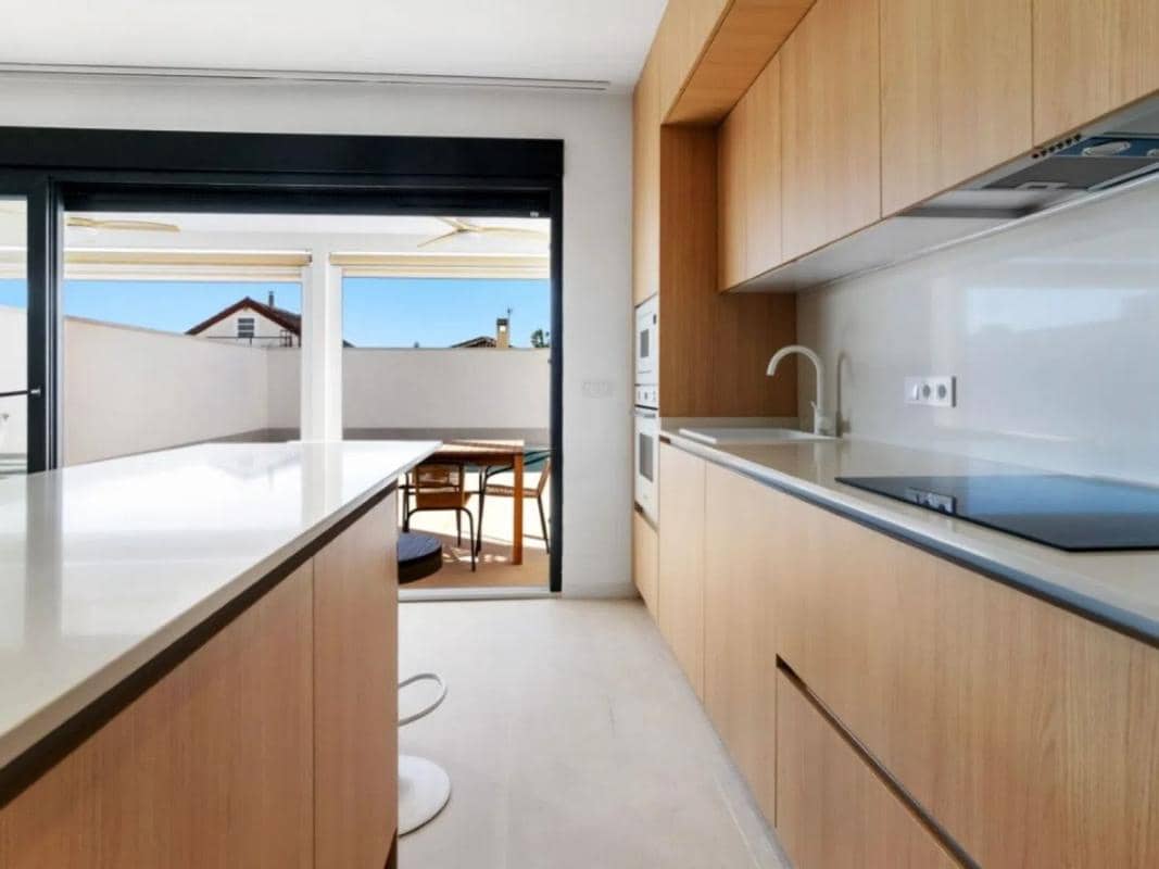 Chalet de 3 habitaciones en Torrevieja en venta con piscina garaje - 459.000 € (Ref: 10181589)