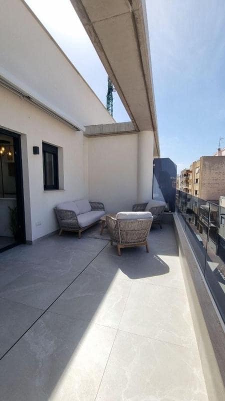 2 soverom Leilighet til salgs i Torrevieja med svømmebasseng garasje - € 331 000 (Ref: 10181594)