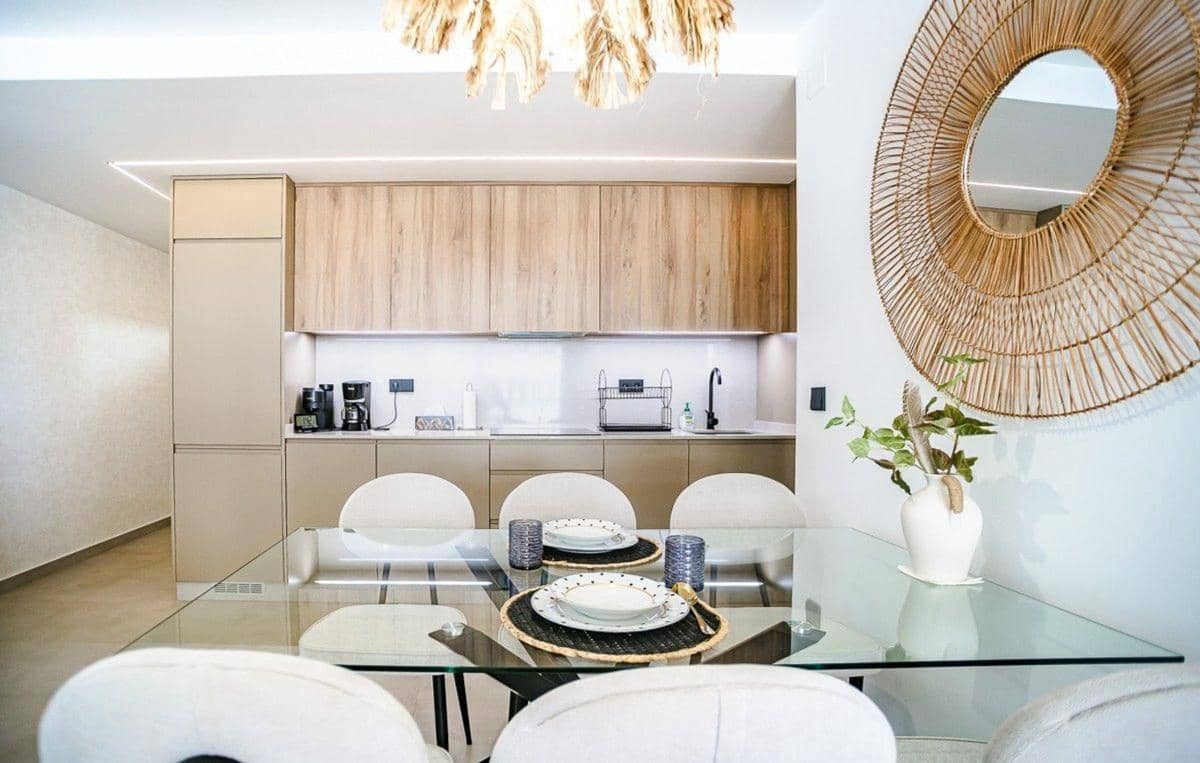 3 makuuhuone Huoneisto myytävänä paikassa Torrevieja mukana uima-altaan - 419 000 € (Ref: 10181596)