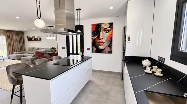 Chalet de 5 habitaciones en Aguas Nuevas, Torrevieja en venta con piscina garaje - 980.000 € (Ref: 10182952)