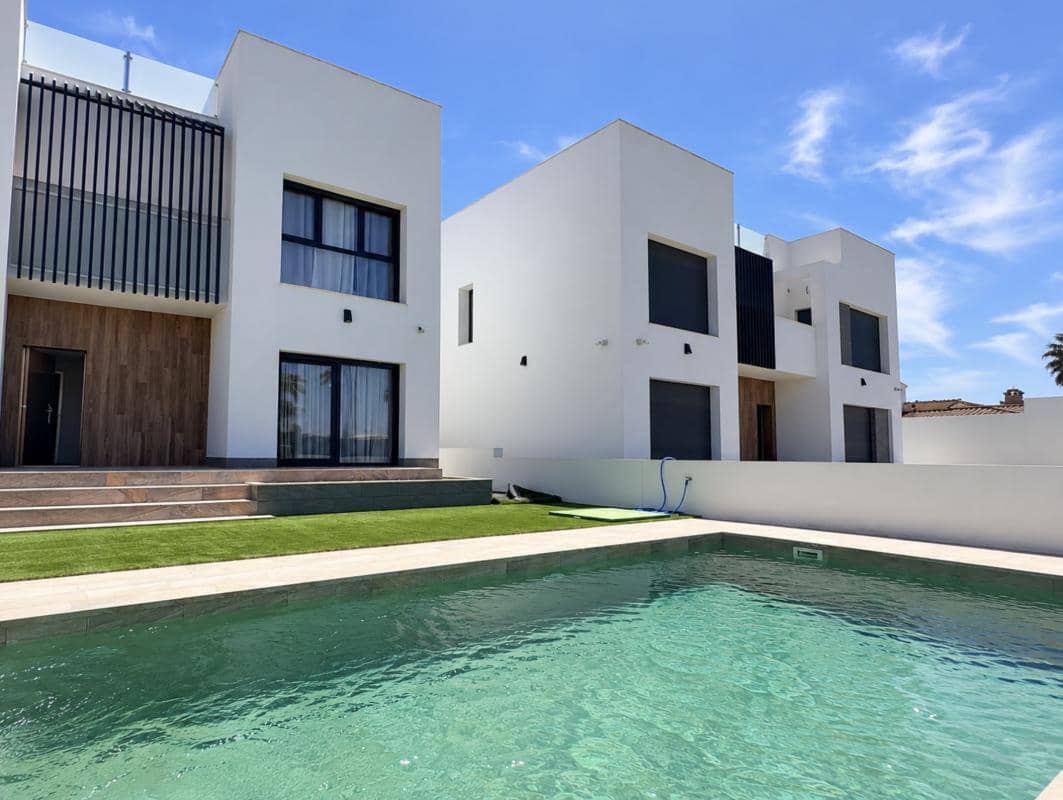 Chalet de 5 habitaciones en Torrevieja en venta con piscina garaje - 980.000 € (Ref: 10182952)