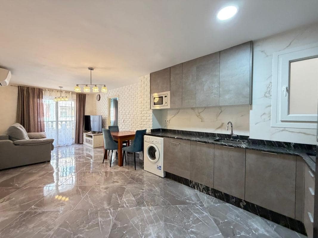 2 soverom Leilighet til salgs i Torrevieja med garasje - € 210 000 (Ref: 10182955)