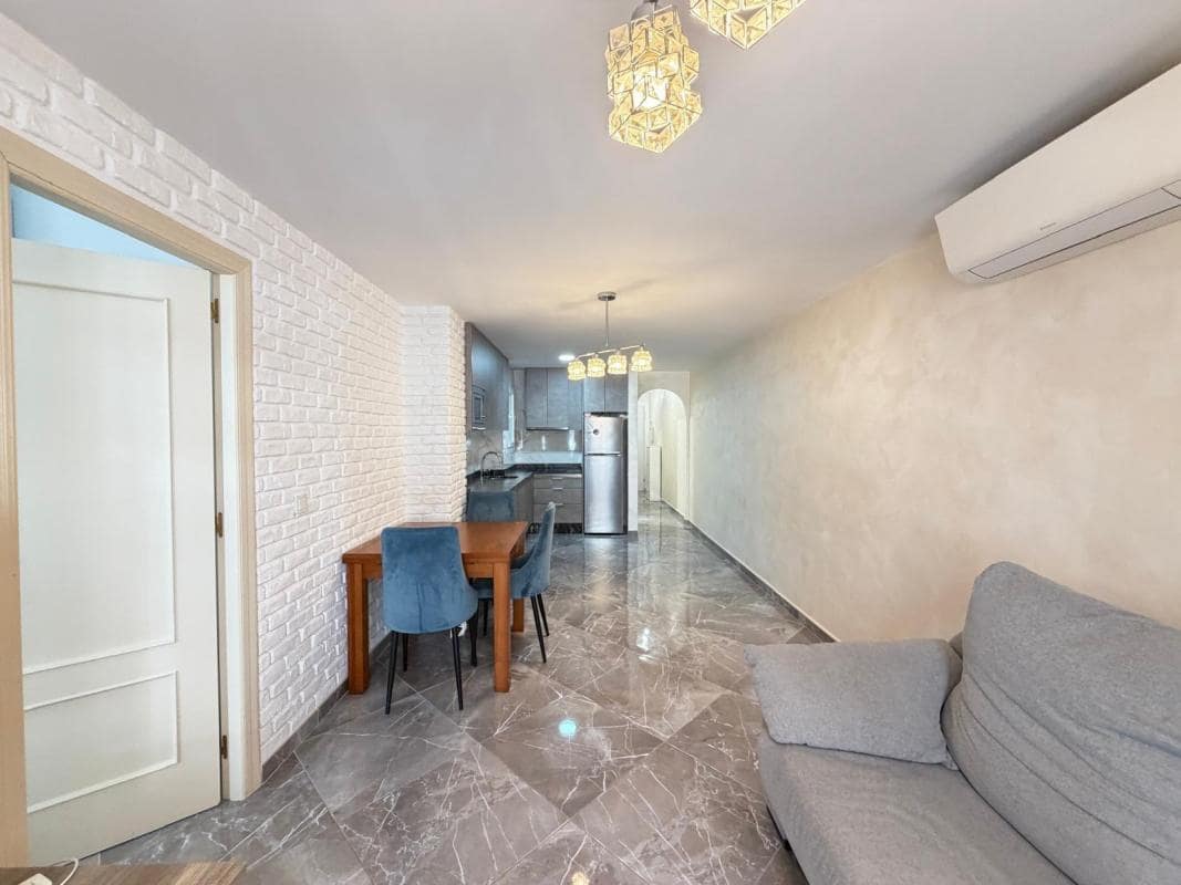 2 soverom Leilighet til salgs i Torrevieja med garasje - € 210 000 (Ref: 10182955)