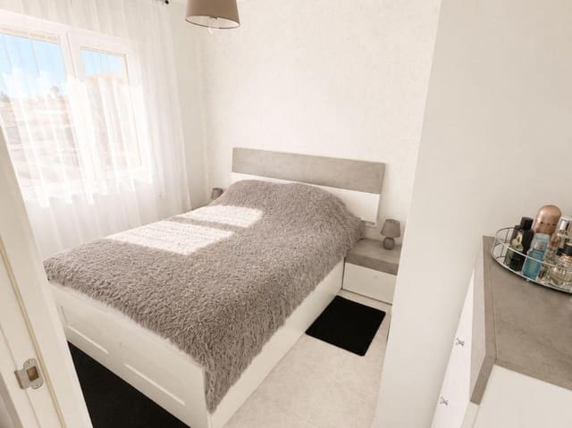Bungalow de 1 habitación en El Chaparral - La Siesta - La Torreta, Torrevieja en venta con piscina garaje - 212.000 € (Ref: 10184678)
