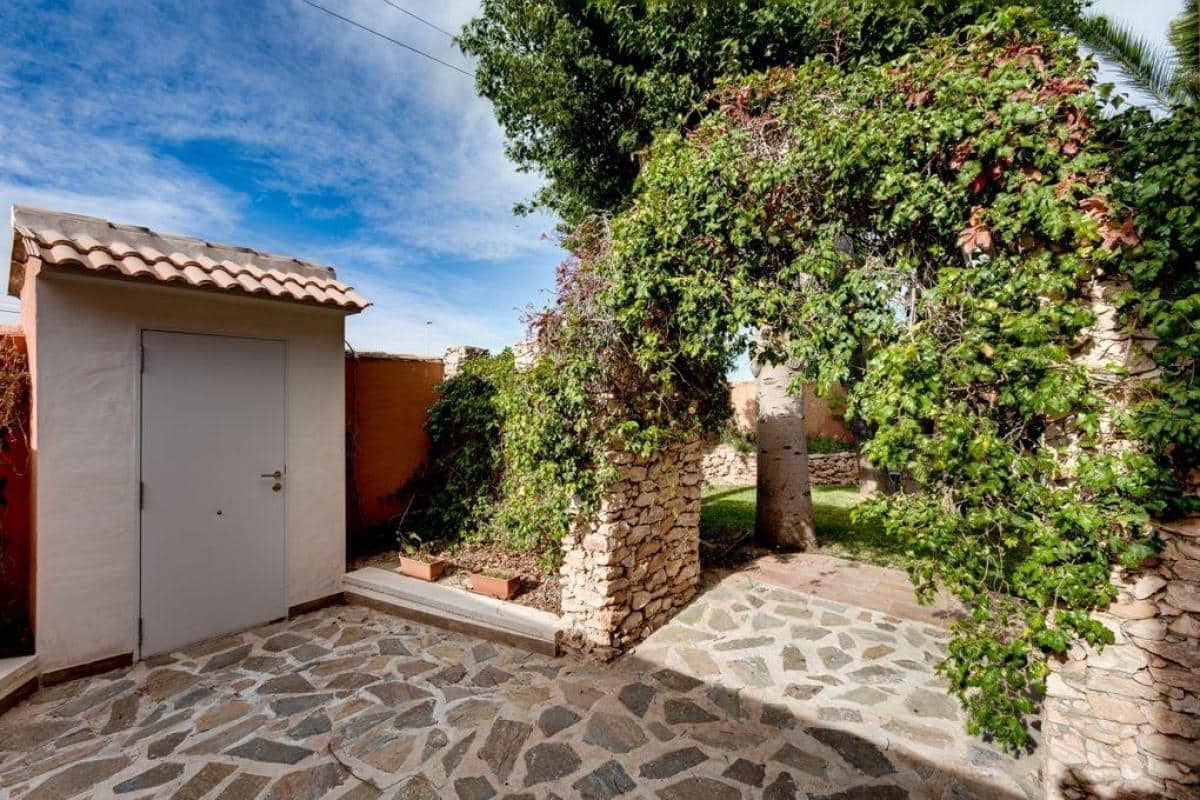 5 sovrum Villa till salu i Torrevieja med pool garage - 850 000 € (Ref: 10184720)