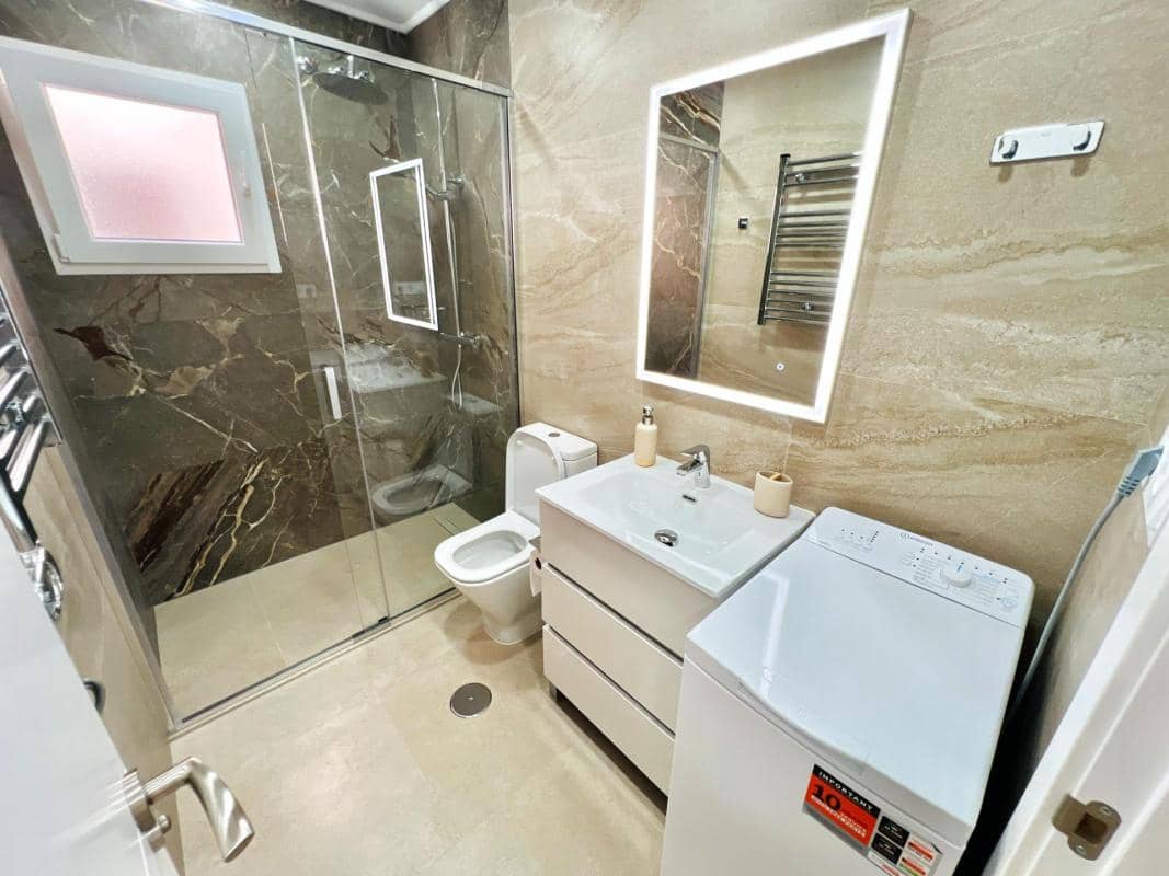 2 soverom Leilighet til salgs i Torrevieja med svømmebasseng garasje - € 187 000 (Ref: 10184759)