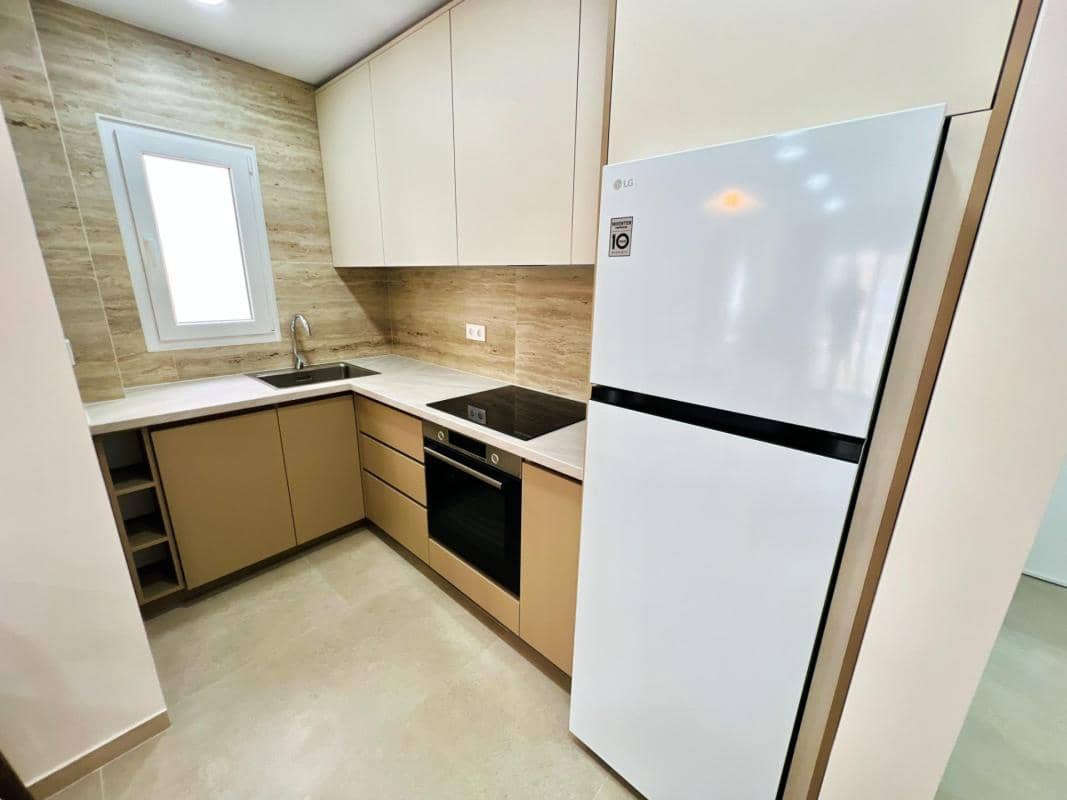 2 soverom Leilighet til salgs i Torrevieja med svømmebasseng garasje - € 187 000 (Ref: 10184759)